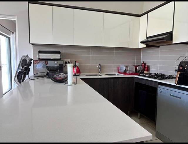 1 BEDROOM APARTMENT FOR SALE IN SANDOWN